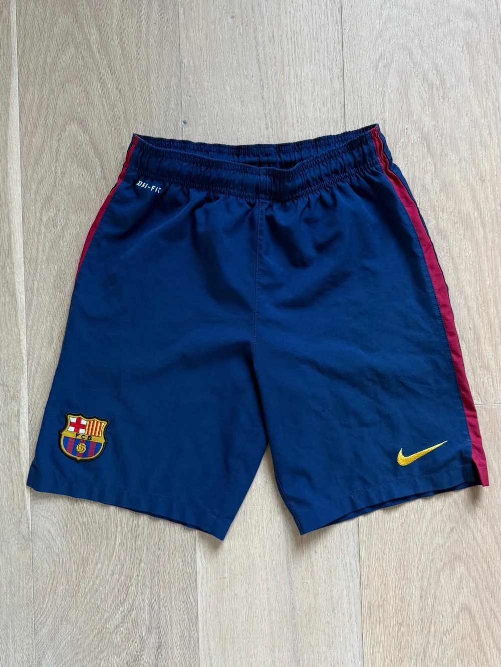 Nike FC Barcelona Dri-FIT blue soccer shorts // Youth L